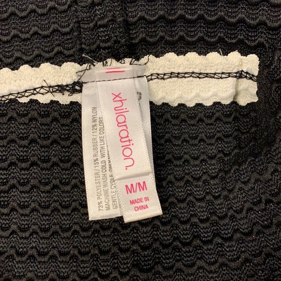 Woman’s Skirt. Size.M - Picture 2 of 4